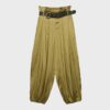 Pantalons sarouel en satin avec ceinture Pantalons sarouel en satin avec ceinture