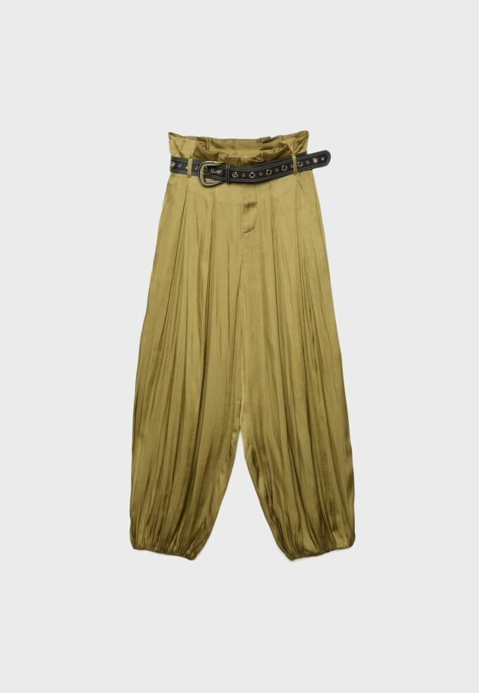 Pantalons sarouel en satin avec ceinture Pantalons sarouel en satin avec ceinture