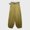Pantalons sarouel en satin avec ceinture Pantalons sarouel en satin avec ceinture