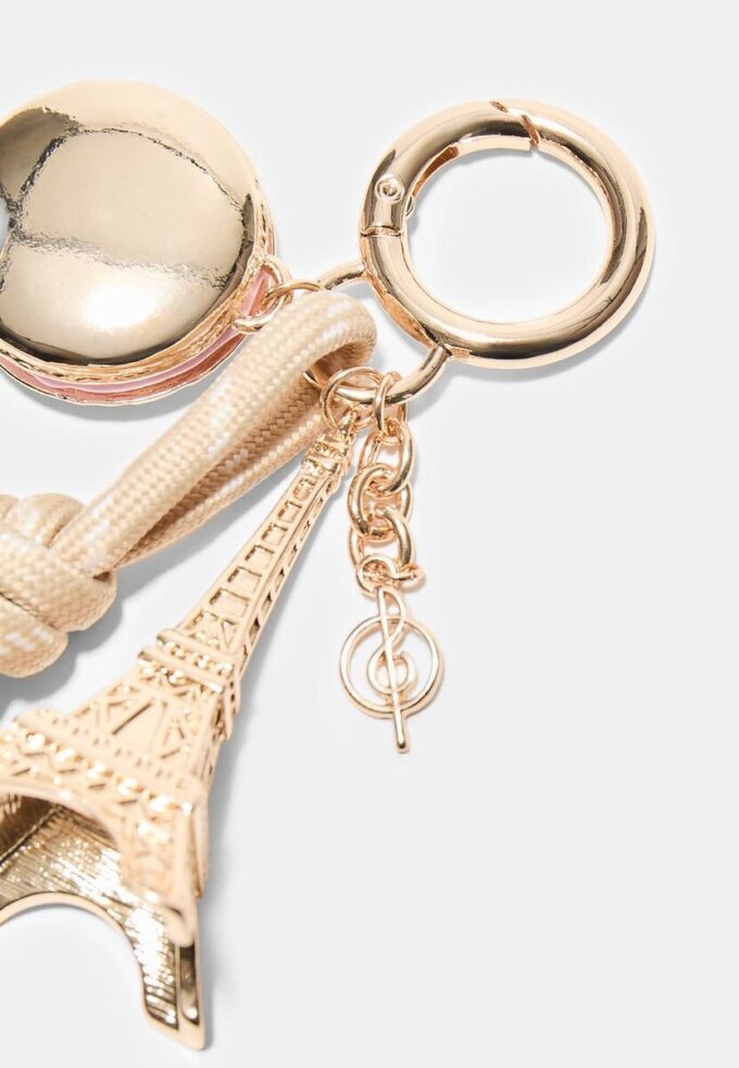 Porte-clés avec breloques Tour Eiffel et macarons