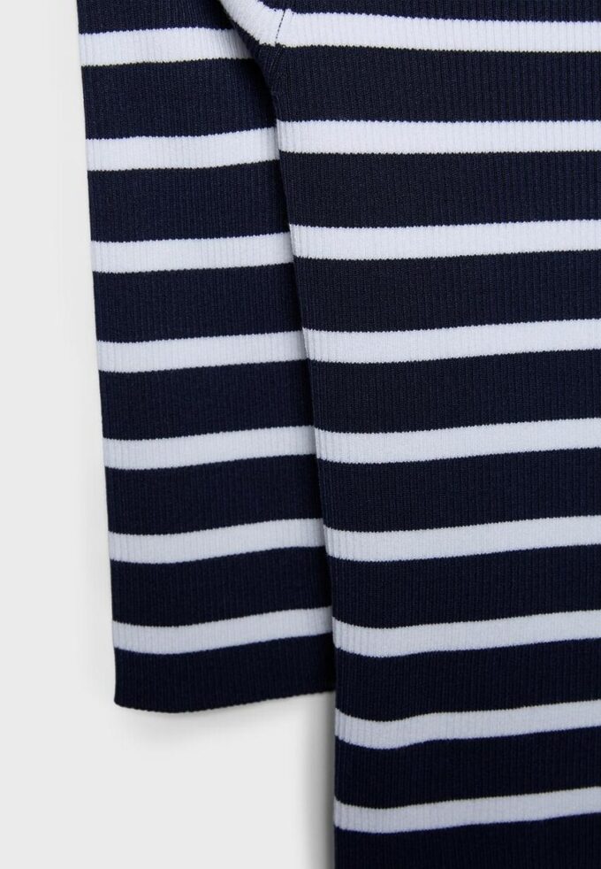 Pull ajusté en maille rayée