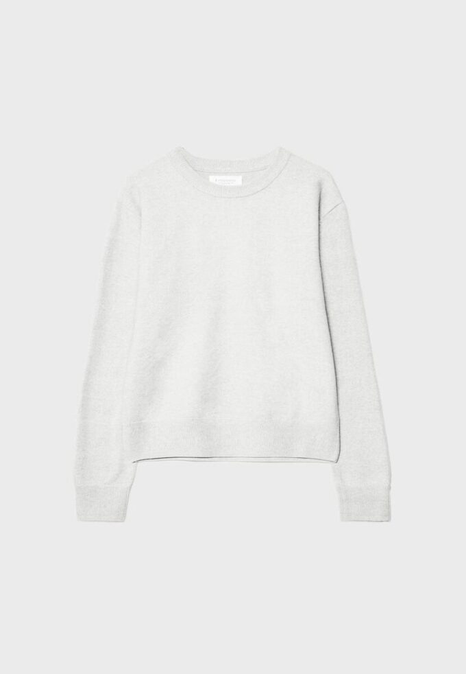 Pull basique en maille au toucher doux Pull basique en maille au toucher doux