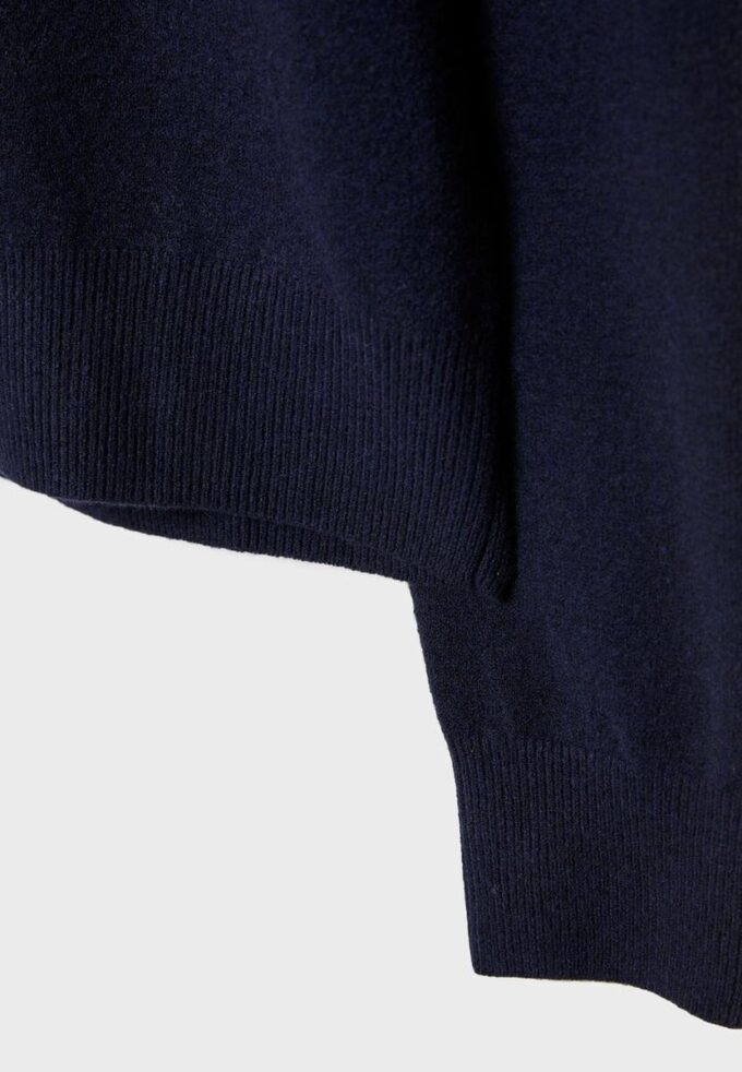 Pull basique en maille au toucher doux