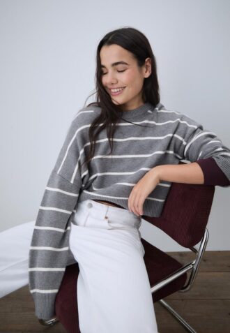 Pull court rayé en maille