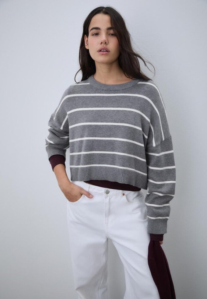 Pull court rayé en maille