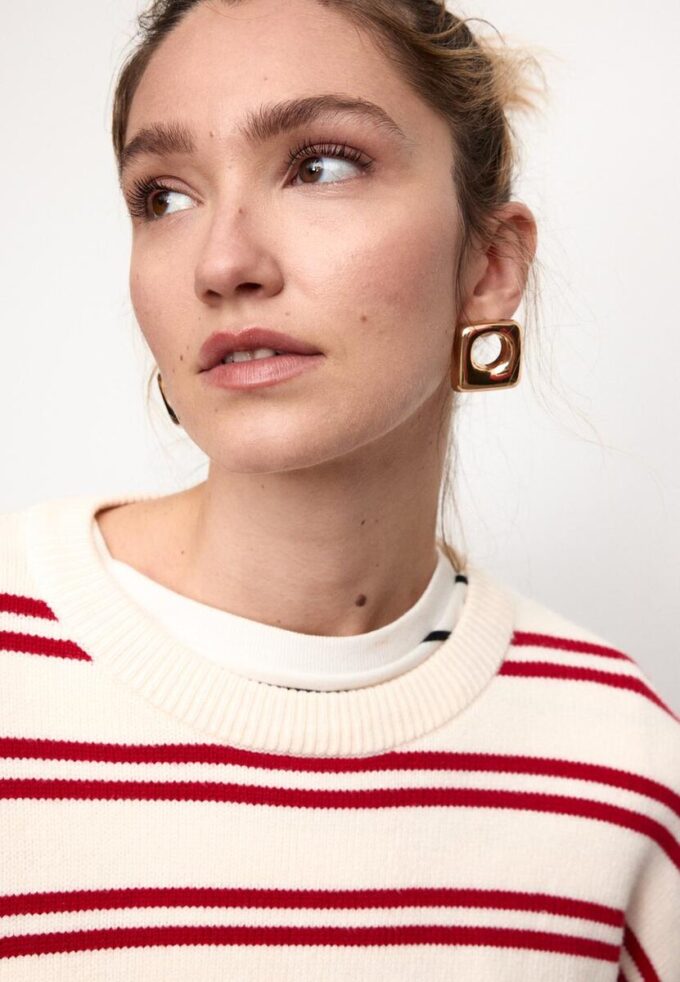 Pull court rayé en maille