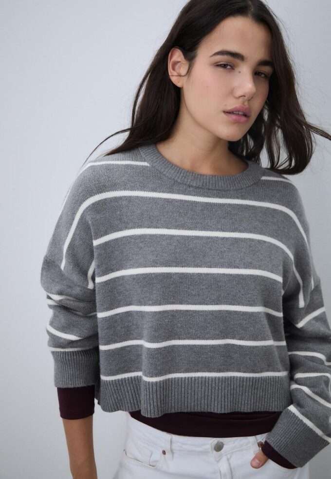 Pull court rayé en maille