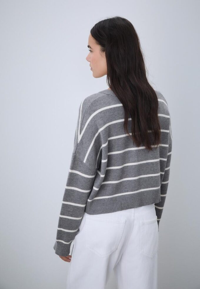 Pull court rayé en maille