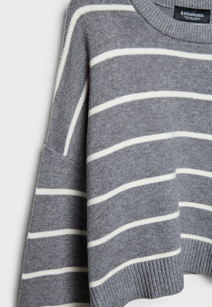 Pull court rayé en maille