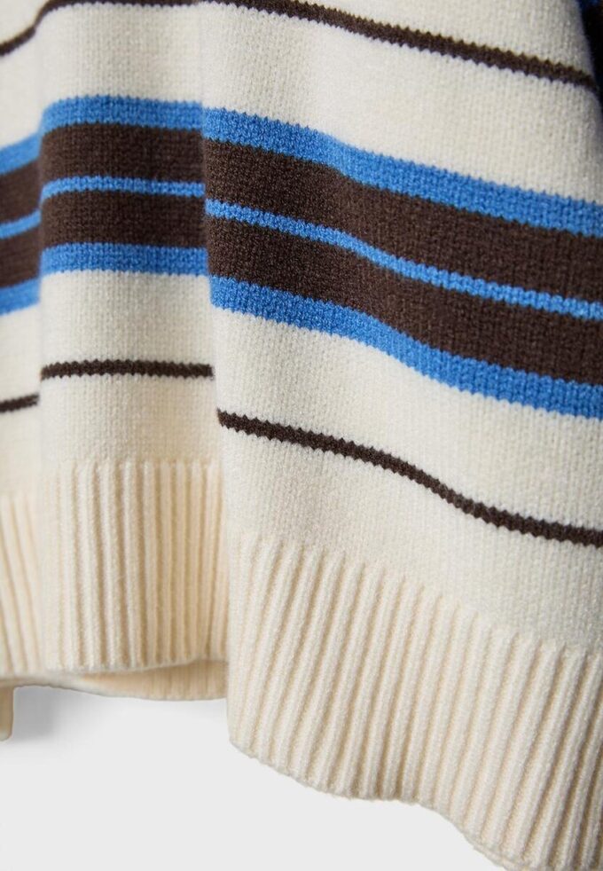 Pull court rayé en maille