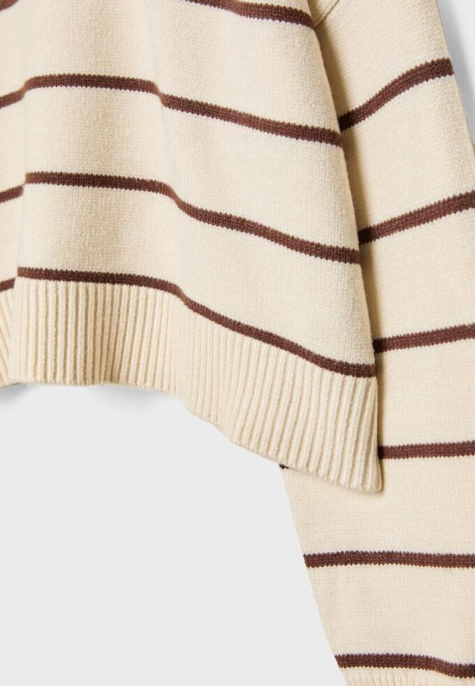 Pull court rayé en maille