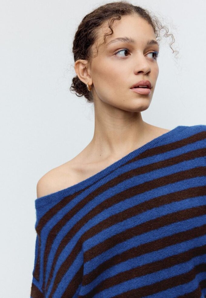 Pull en maille au toucher doux à col bateau Pull en maille au toucher doux à col bateau