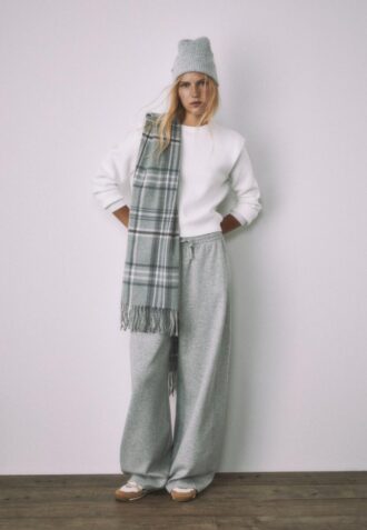 Pull en maille à épaules rembourrées