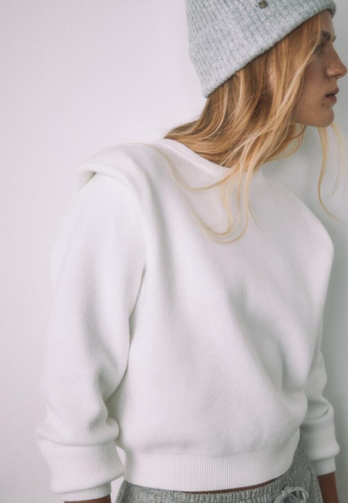 Pull en maille à épaules rembourrées