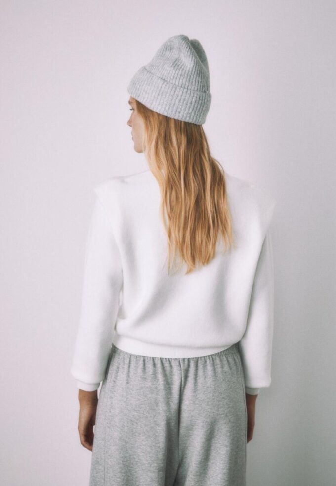 Pull en maille à épaules rembourrées