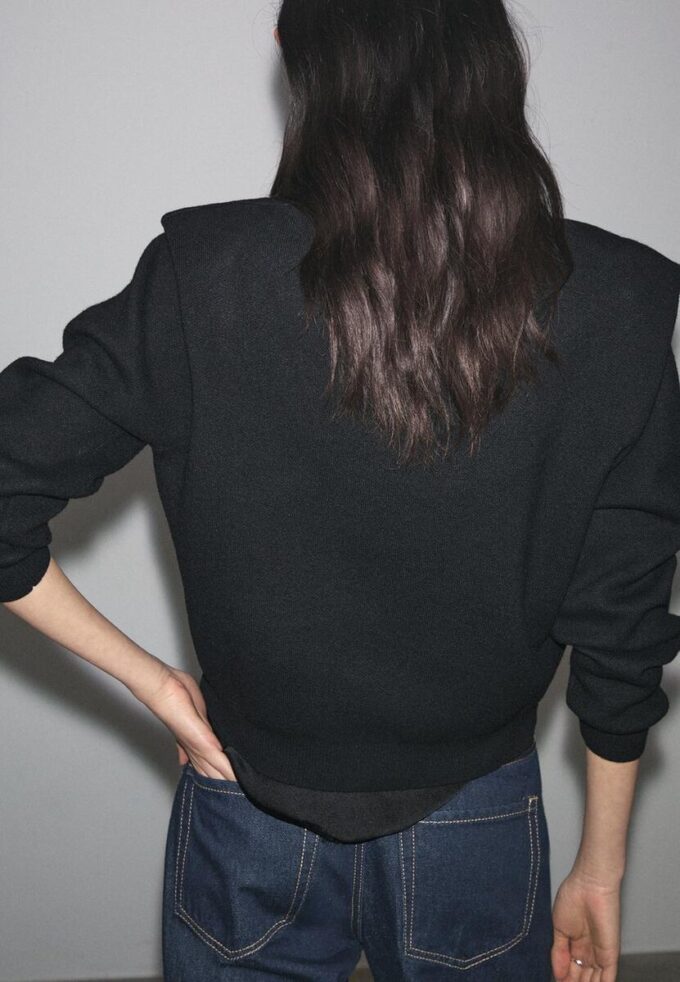 Pull en maille à épaules rembourrées