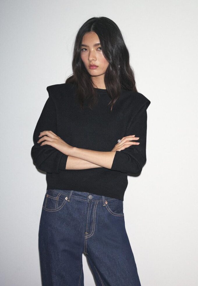 Pull en maille à épaules rembourrées