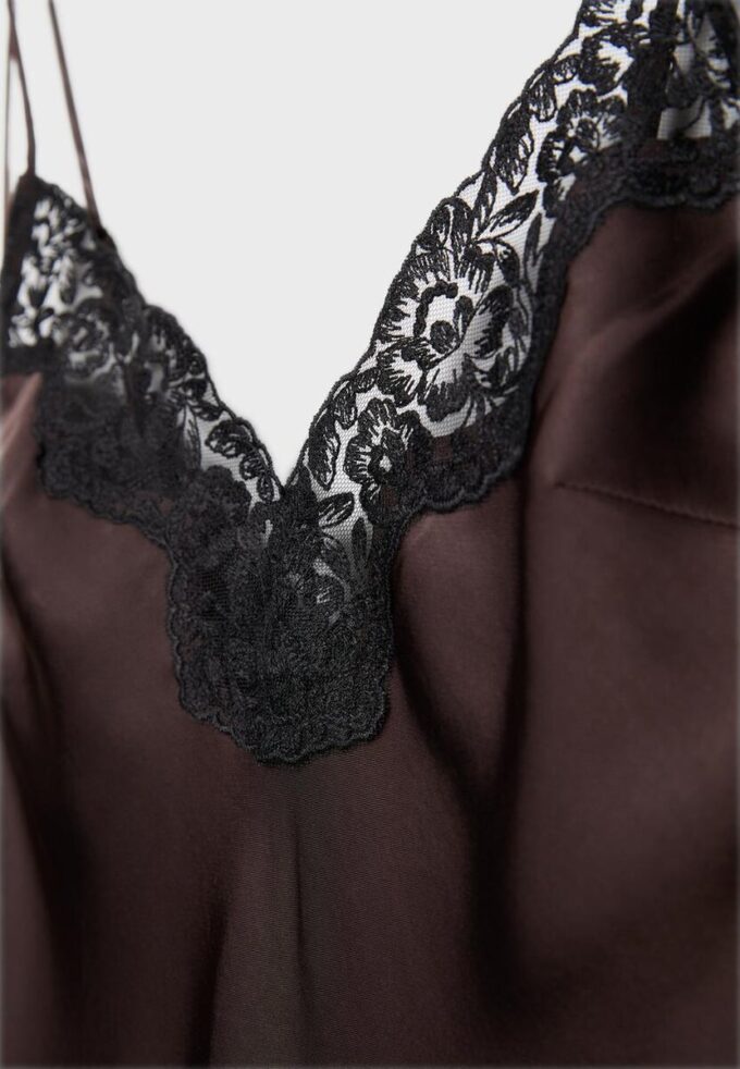 Robe caraco en satin