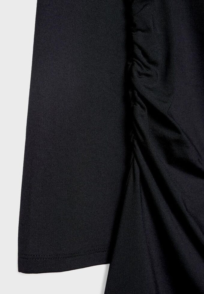 Robe courte asymétrique