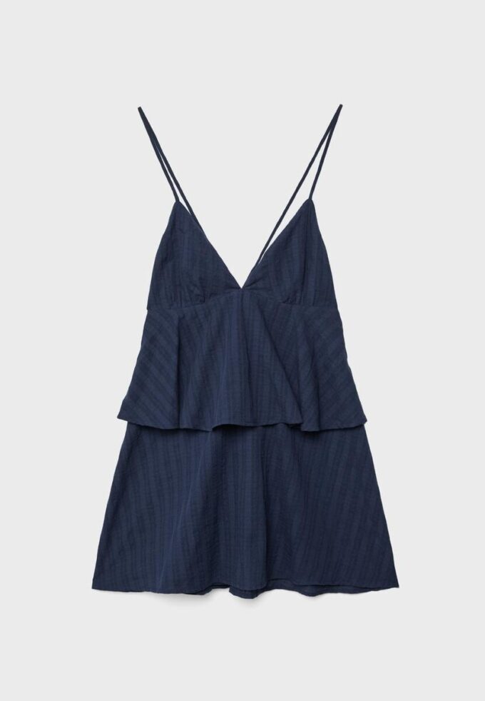 Robe courte à bretelles et volants Robe courte à bretelles et volants