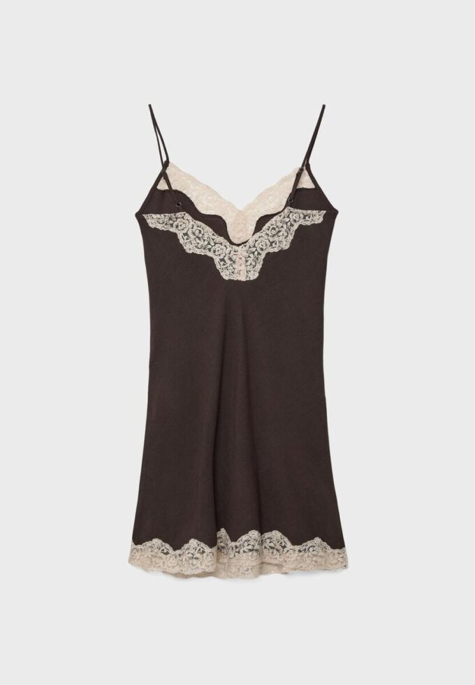 Robe courte en dentelle rustique Robe courte en dentelle rustique