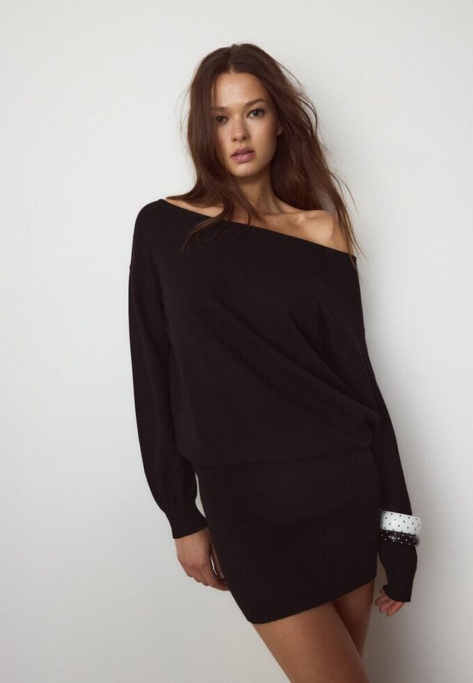 Robe courte en maille à col bateau Robe courte en maille à col bateau