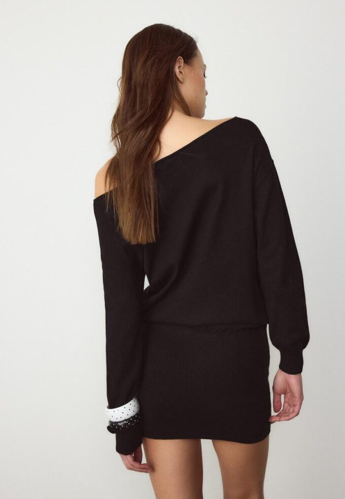 Robe courte en maille à col bateau Robe courte en maille à col bateau