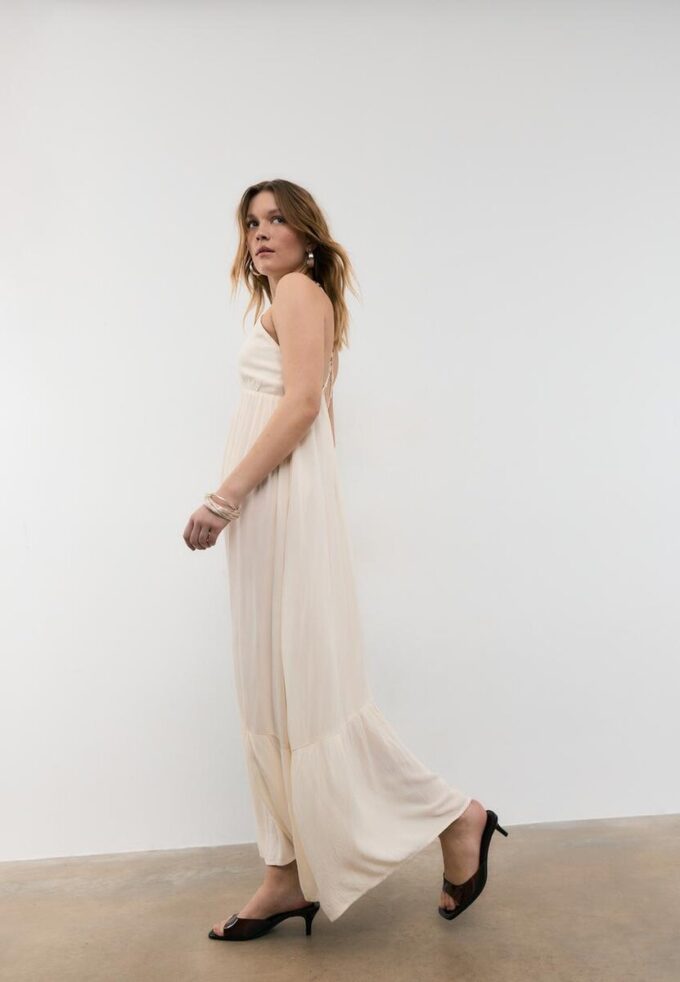 Robe longue en crêpe avec bretelles ornées de perles