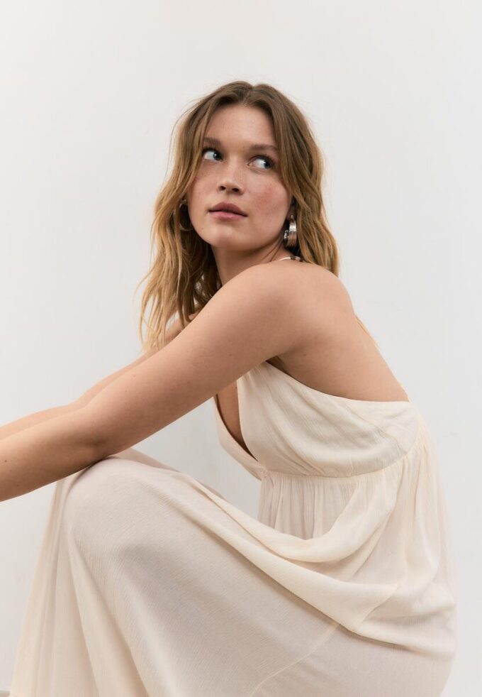 Robe longue en crêpe avec bretelles ornées de perles