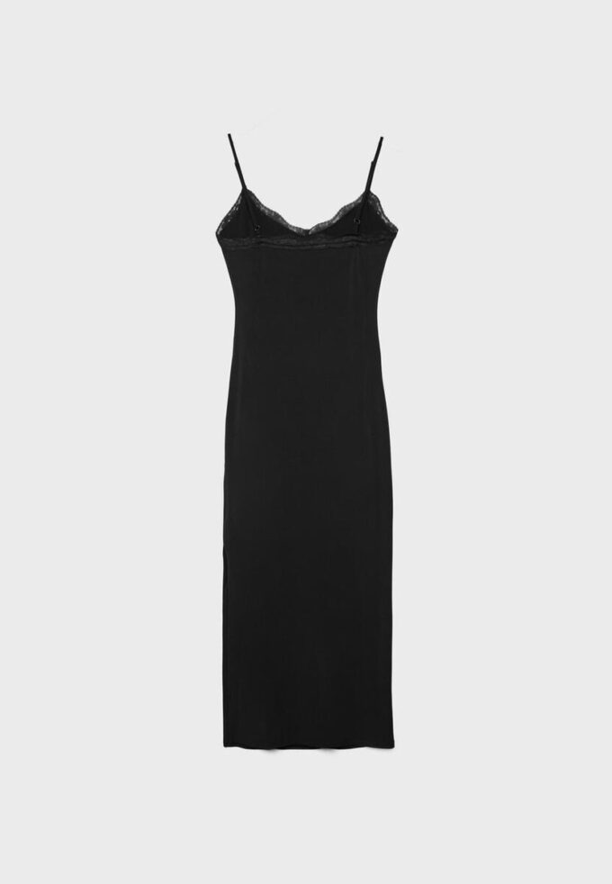 Robe longue en maille dentelle