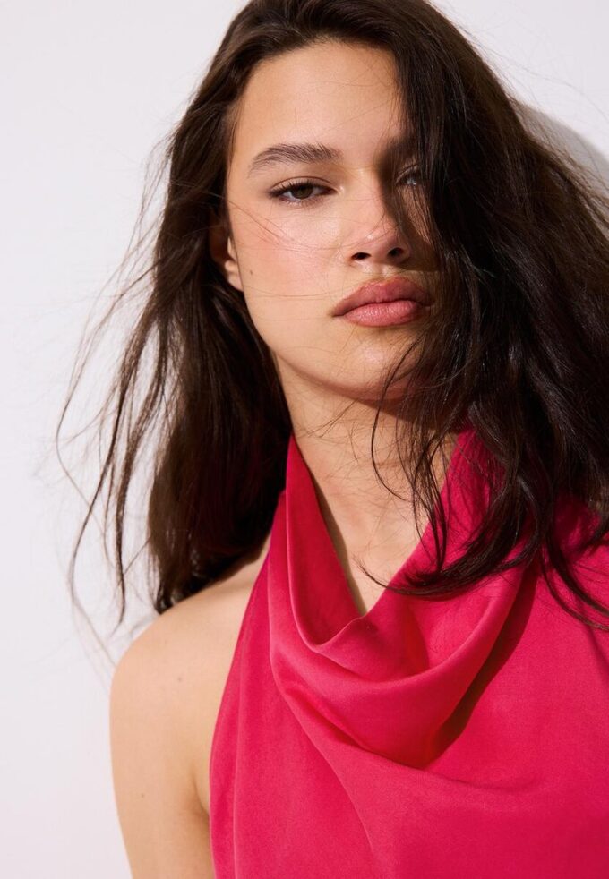 Robe mi-longue dos nu à col licou Robe mi-longue dos nu à col licou