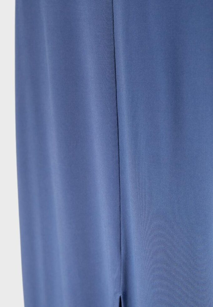 Robe mi-longue dos nu à col licou Robe mi-longue dos nu à col licou