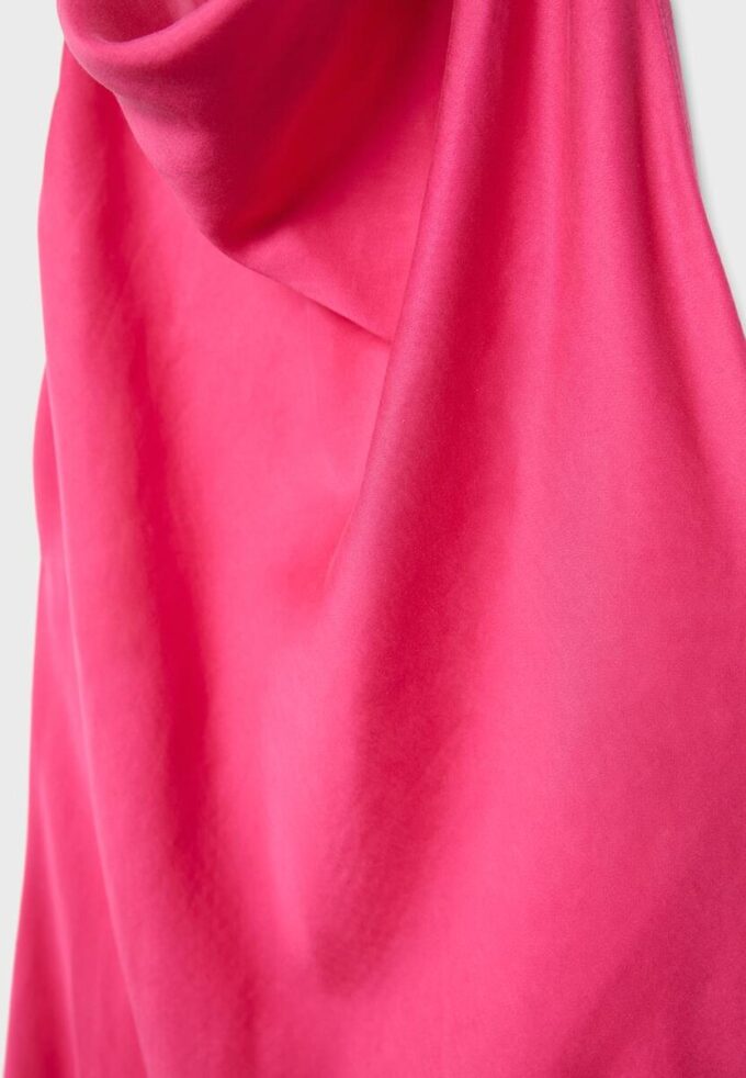 Robe mi-longue dos nu à col licou Robe mi-longue dos nu à col licou