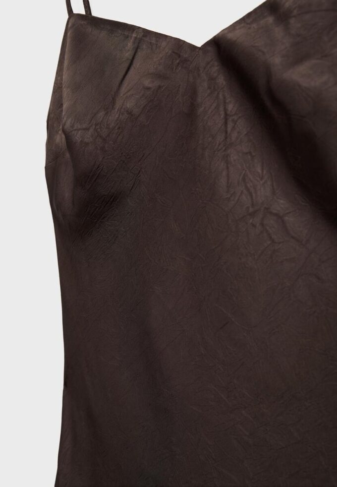 Robe mi-longue en satin Robe mi-longue en satin