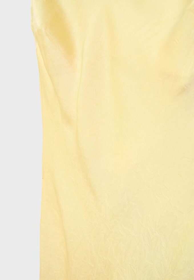 Robe mi-longue en satin Robe mi-longue en satin