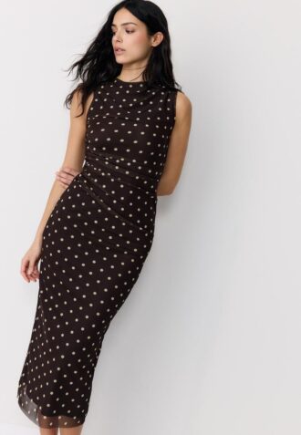 Robe mi-longue sans manches en tulle à pois