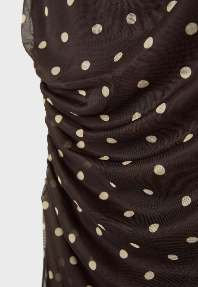 Robe mi-longue sans manches en tulle à pois Robe mi-longue sans manches en tulle à pois