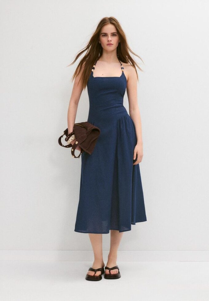 Robe midi dos nu avec détails en perles