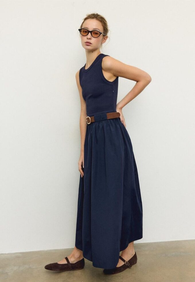 Robe midi sans manches en deux matières avec ceinture