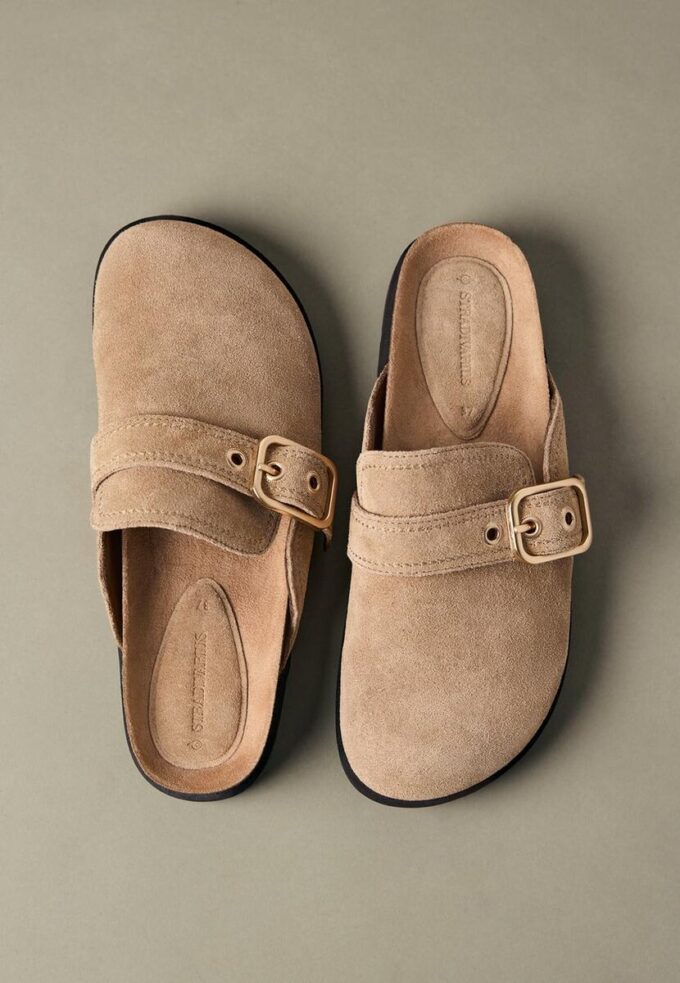 Sabots en daim refendu avec boucle