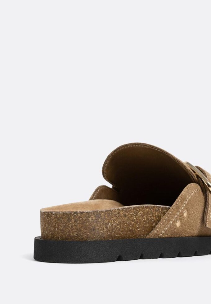 Sabots en daim refendu avec boucle