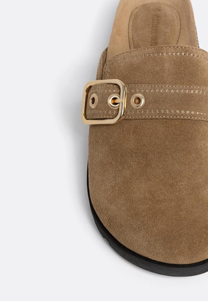 Sabots en daim refendu avec boucle