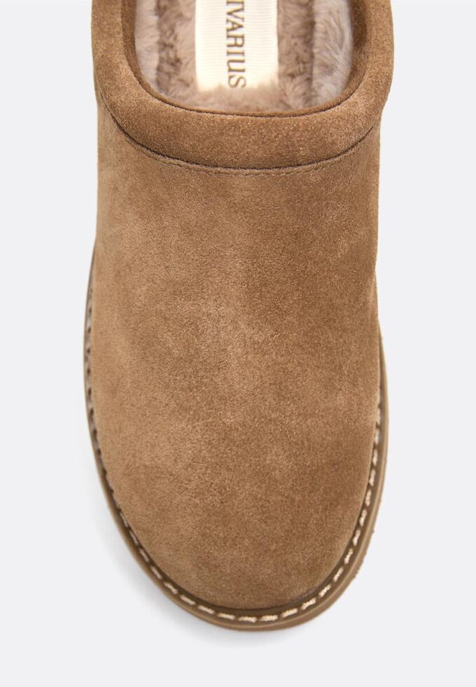 Sabots plats en cuir