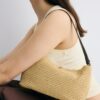 Sac à bandoulière au crochet avec fermeture métallique Sac à bandoulière au crochet avec fermeture métallique