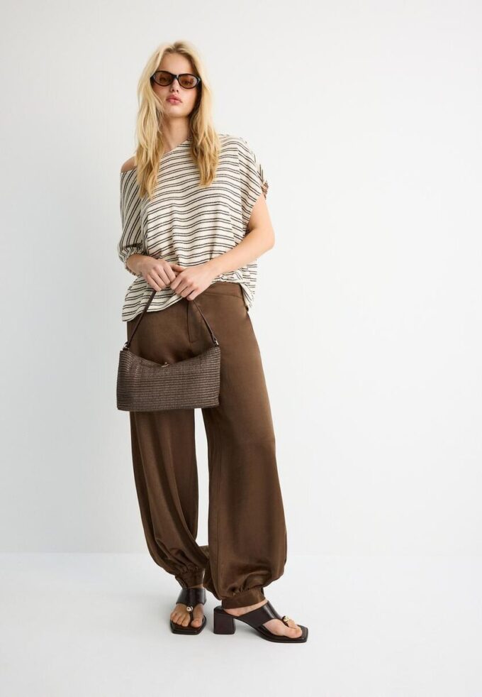 Sac à bandoulière au crochet avec fermeture métallique Sac à bandoulière au crochet avec fermeture métallique