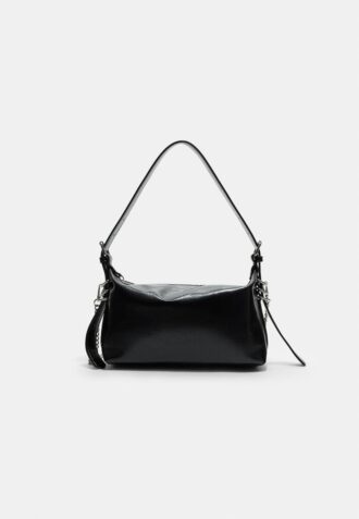 Sac à bandoulière avec détail de la bandoulière