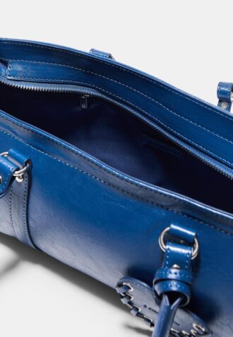 Sac à bandoulière avec détail en forme de cœur