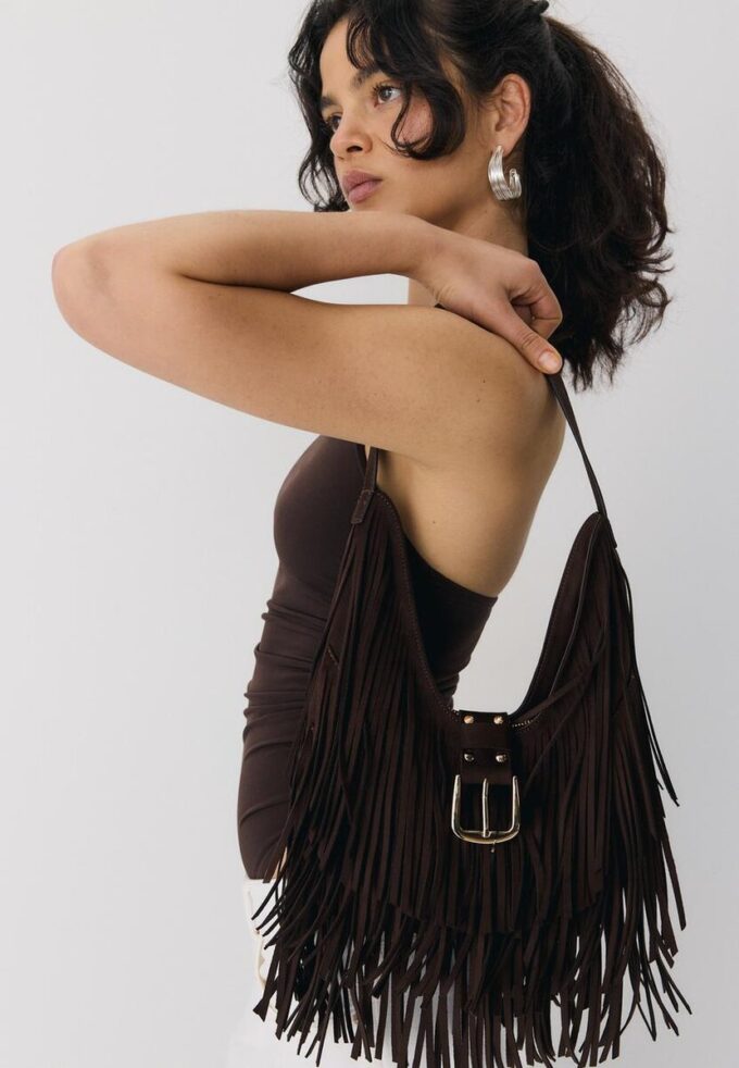 Sac à bandoulière avec franges et boucle