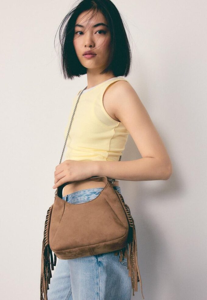 Sac à bandoulière avec franges sur les côtés Sac à bandoulière avec franges sur les côtés