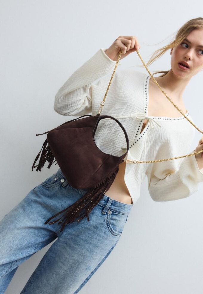 Sac à bandoulière avec franges sur les côtés Sac à bandoulière avec franges sur les côtés